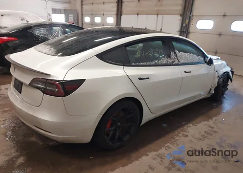 2019 Tesla Model 3 Long Range/Performance z USA, uszkodzony, nr VIN 5YJ3E1EBXKF487436